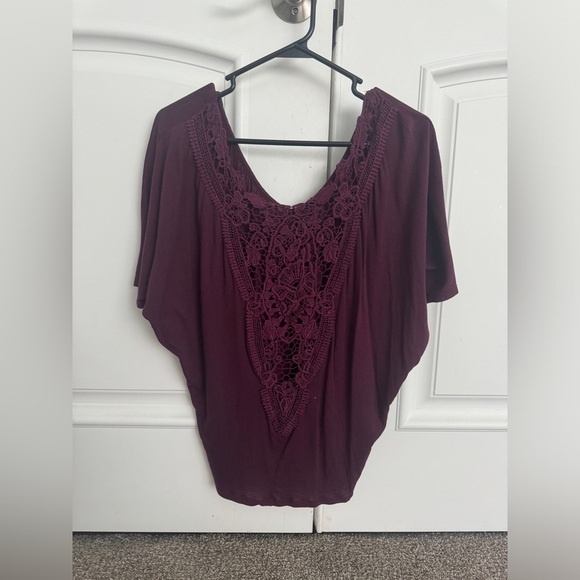 Express Crochet Embroidered Top - Picture 3 of 4